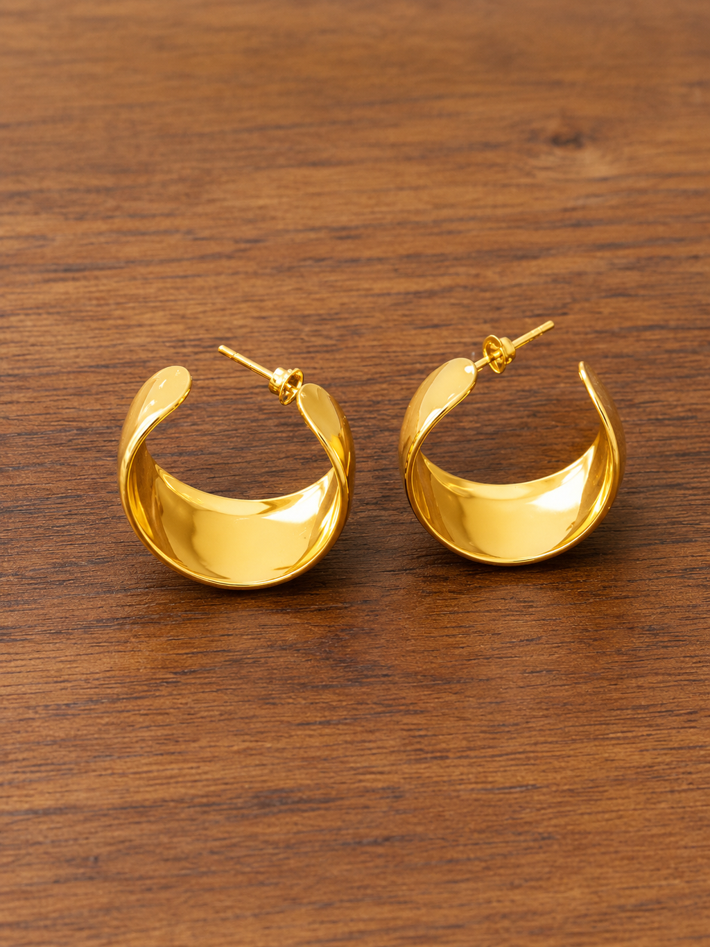 Gold Hoop Earrings for Women, Chunky Gold Huggie Hoops, Minimalist Statement Earrings, Trendy Everyday Jewelry, Gift for Her