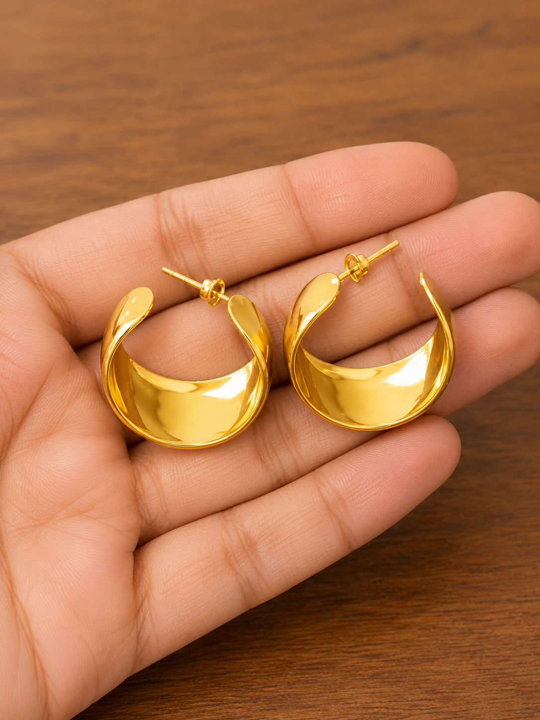 Gold Hoop Earrings for Women, Chunky Gold Huggie Hoops, Minimalist Statement Earrings, Trendy Everyday Jewelry, Gift for Her