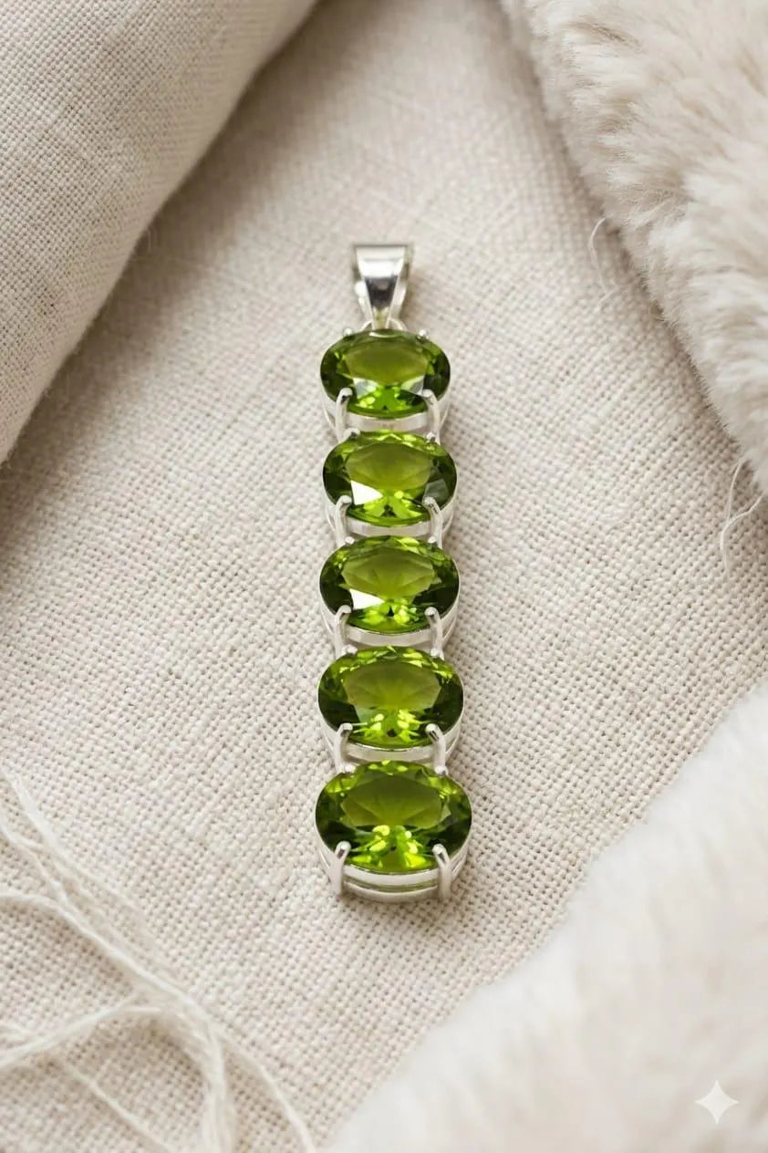 "Handcrafted 925 Silver Statement Pendant – Elegant Five-Stone Oval Green Gemstone Necklace"