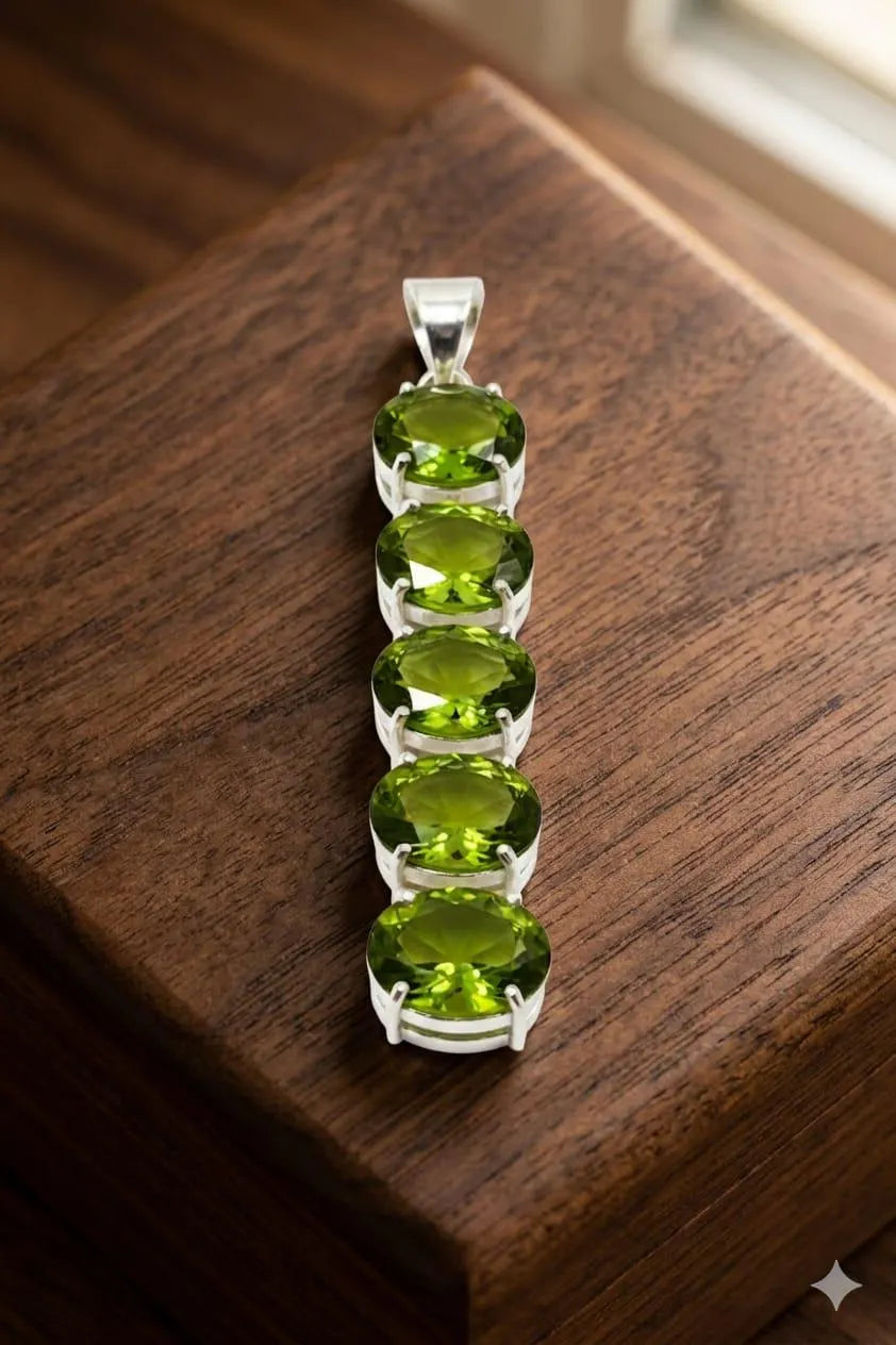 "Handcrafted 925 Silver Statement Pendant – Elegant Five-Stone Oval Green Gemstone Necklace"